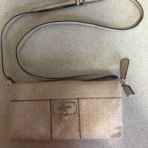 Small guess shoulders purse !